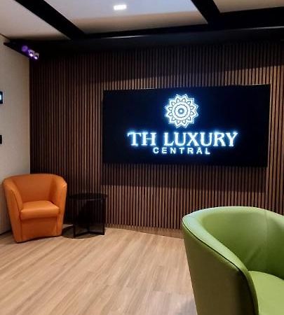 Th Luxury Central 卡塔尼亚 外观 照片